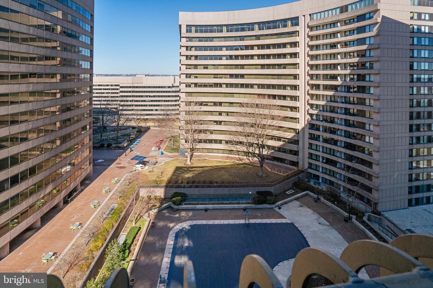 1300 CRYSTAL DR #1210S, ARLINGTON, Virginia 22202, 2 Bedrooms Bedrooms, ,2 BathroomsBathrooms,Residential,For sale,1300 CRYSTAL DR #1210S,VAAR2053076 MLS # VAAR2053076