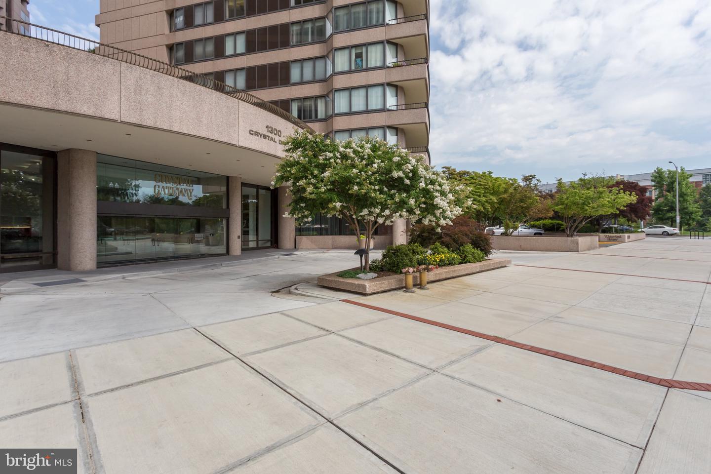 1300 CRYSTAL DR #1210S, ARLINGTON, Virginia 22202, 2 Bedrooms Bedrooms, ,2 BathroomsBathrooms,Residential,For sale,1300 CRYSTAL DR #1210S,VAAR2053076 MLS # VAAR2053076