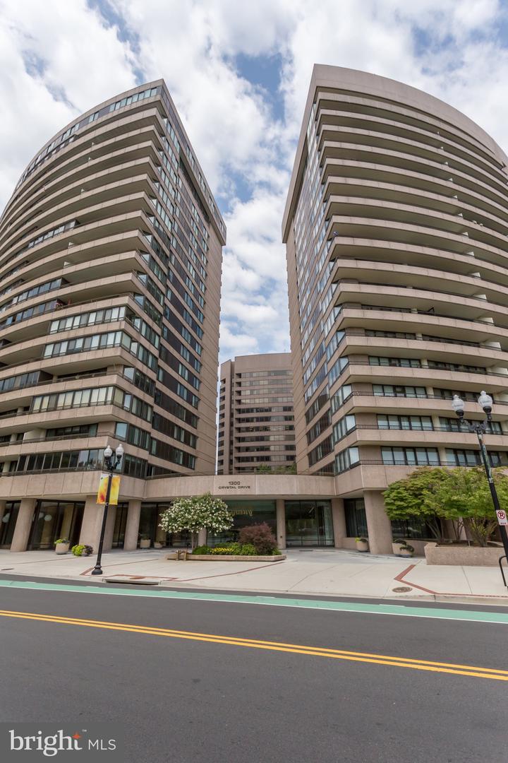 1300 CRYSTAL DR #1210S, ARLINGTON, Virginia 22202, 2 Bedrooms Bedrooms, ,2 BathroomsBathrooms,Residential,For sale,1300 CRYSTAL DR #1210S,VAAR2053076 MLS # VAAR2053076