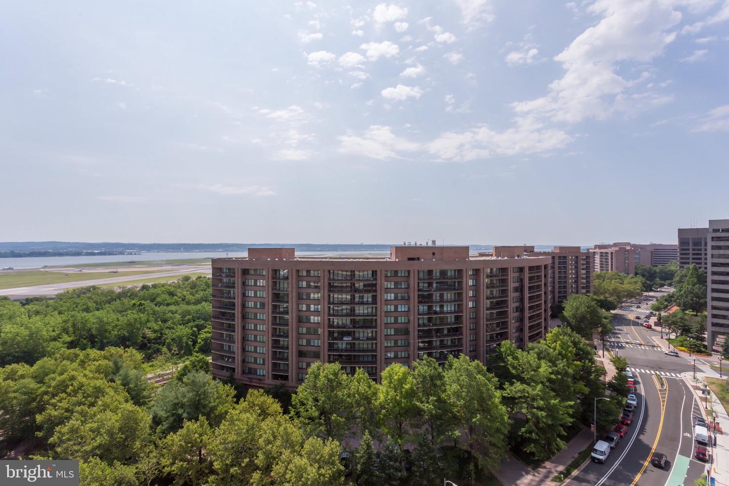 1300 CRYSTAL DR #1210S, ARLINGTON, Virginia 22202, 2 Bedrooms Bedrooms, ,2 BathroomsBathrooms,Residential,For sale,1300 CRYSTAL DR #1210S,VAAR2053076 MLS # VAAR2053076