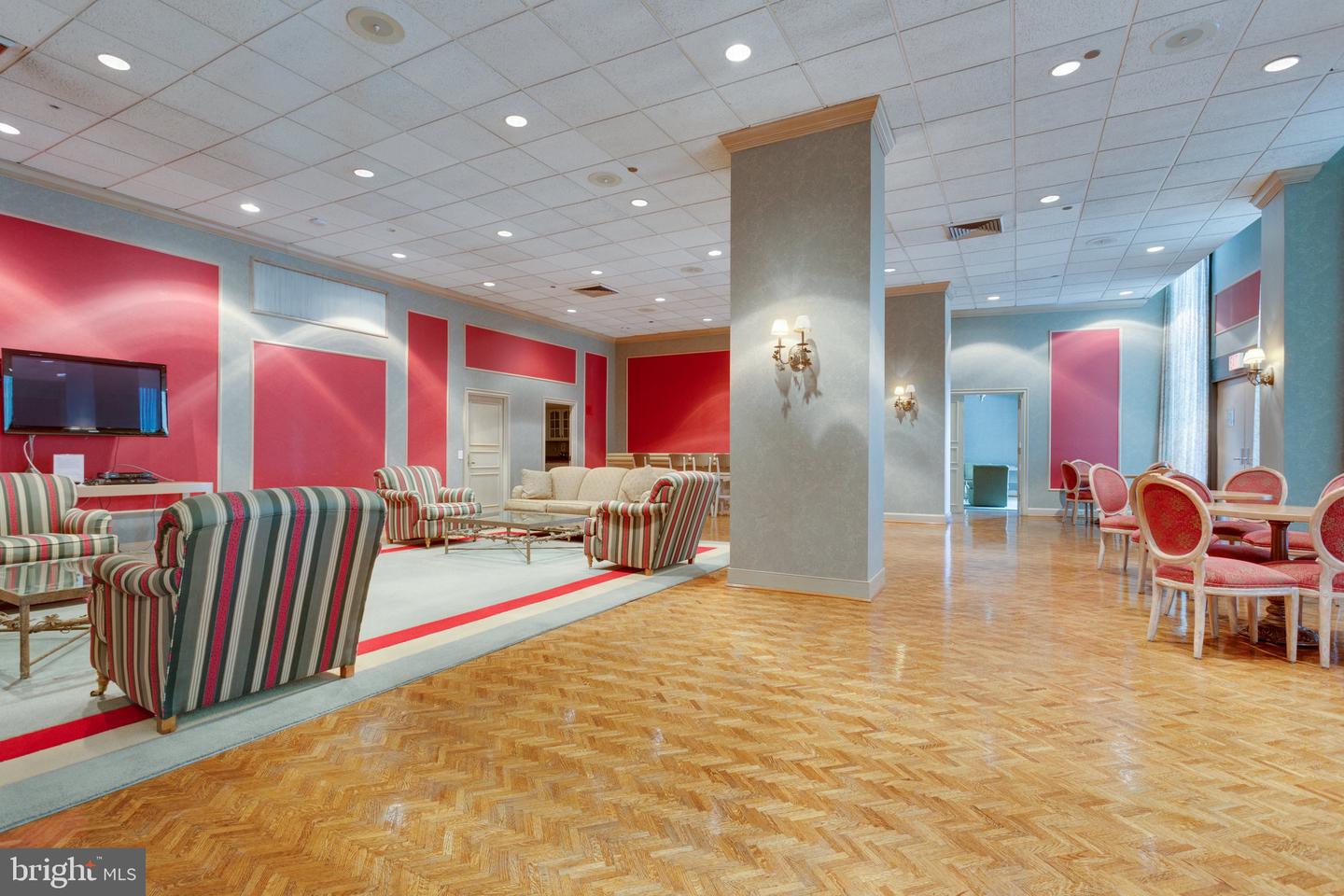 1300 CRYSTAL DR #1210S, ARLINGTON, Virginia 22202, 2 Bedrooms Bedrooms, ,2 BathroomsBathrooms,Residential,For sale,1300 CRYSTAL DR #1210S,VAAR2053076 MLS # VAAR2053076