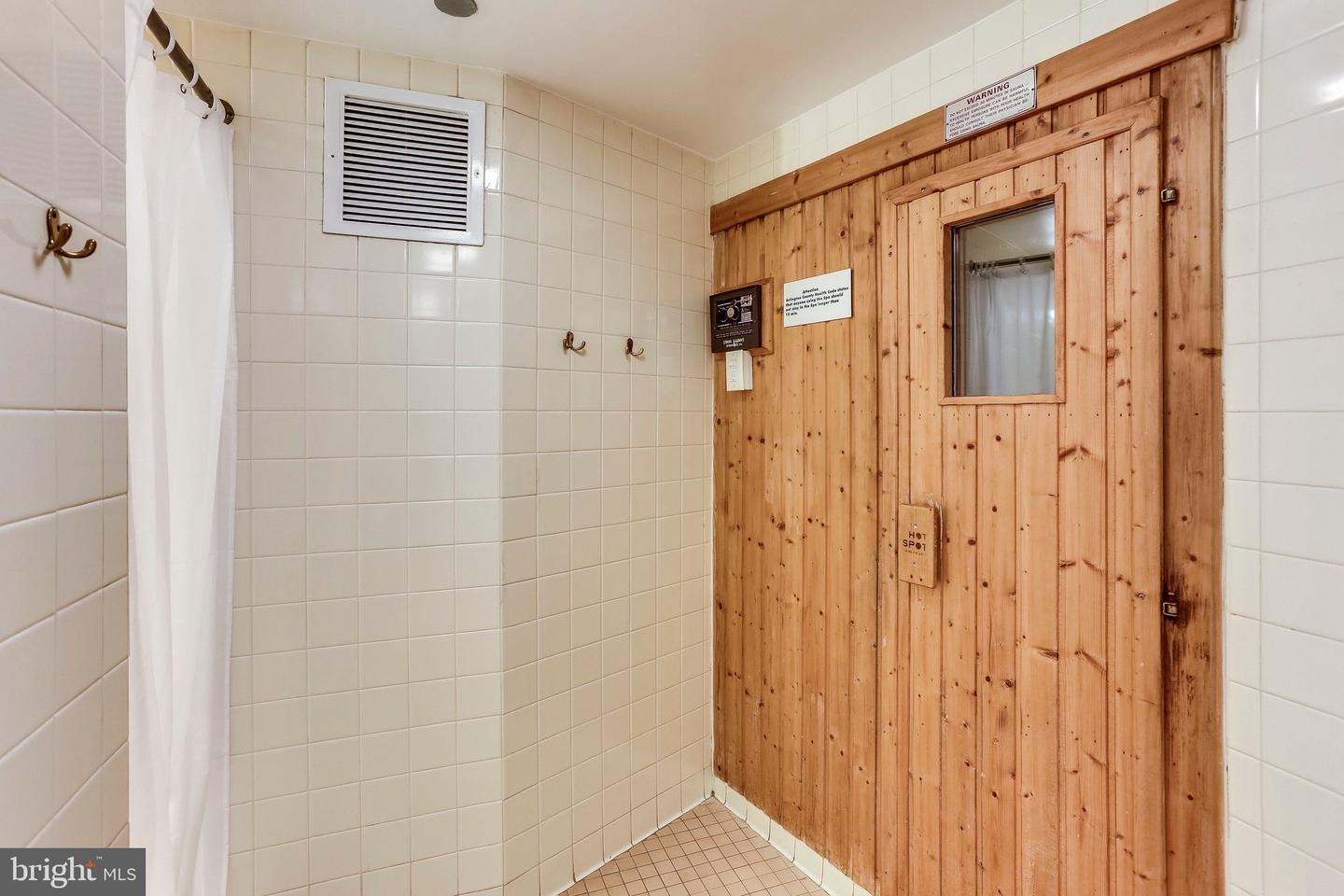 1300 CRYSTAL DR #1210S, ARLINGTON, Virginia 22202, 2 Bedrooms Bedrooms, ,2 BathroomsBathrooms,Residential,For sale,1300 CRYSTAL DR #1210S,VAAR2053076 MLS # VAAR2053076