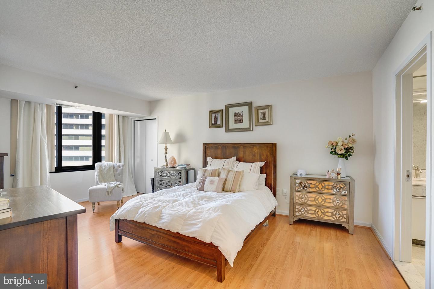 1300 CRYSTAL DR #1210S, ARLINGTON, Virginia 22202, 2 Bedrooms Bedrooms, ,2 BathroomsBathrooms,Residential,For sale,1300 CRYSTAL DR #1210S,VAAR2053076 MLS # VAAR2053076