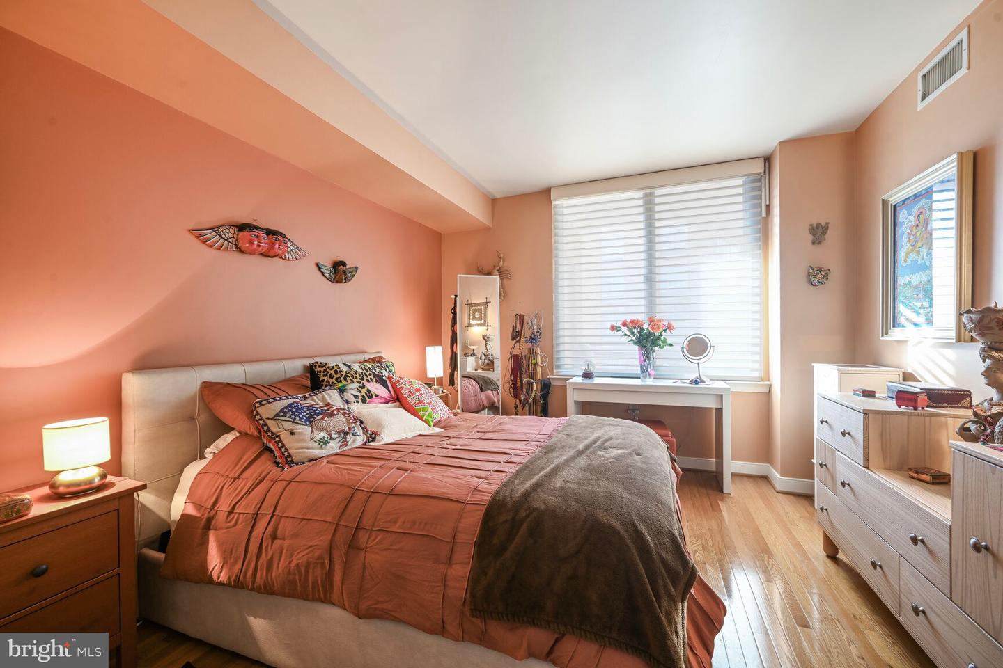 555 MASSACHUSETTS AVE NW #901, WASHINGTON, District Of Columbia 20001, 1 Bedroom Bedrooms, ,1 BathroomBathrooms,Residential,For sale,555 MASSACHUSETTS AVE NW #901,DCDC2184212 MLS # DCDC2184212