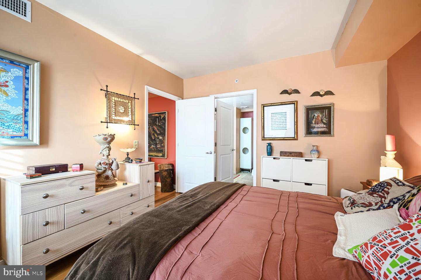 555 MASSACHUSETTS AVE NW #901, WASHINGTON, District Of Columbia 20001, 1 Bedroom Bedrooms, ,1 BathroomBathrooms,Residential,For sale,555 MASSACHUSETTS AVE NW #901,DCDC2184212 MLS # DCDC2184212