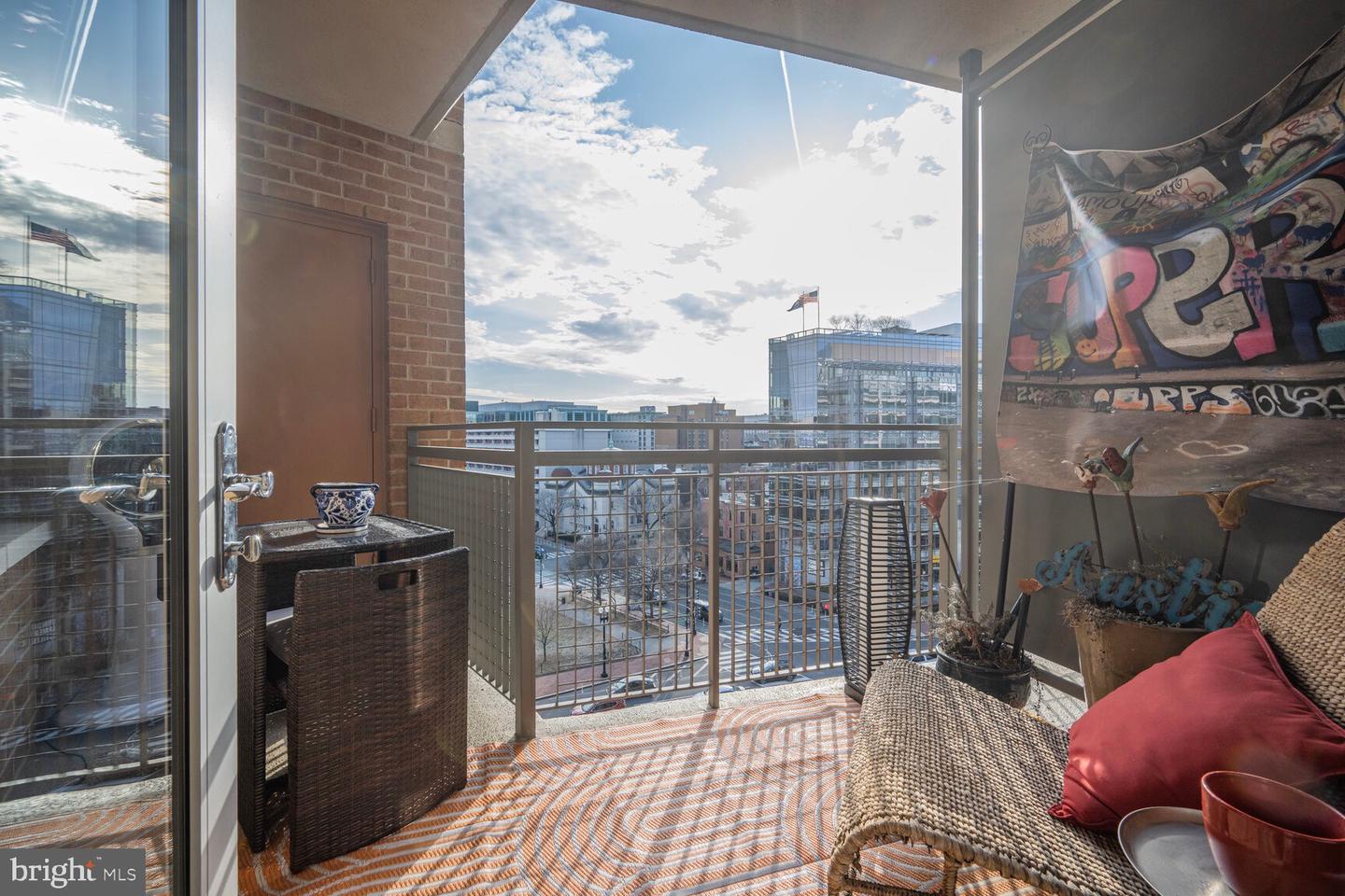 555 MASSACHUSETTS AVE NW #901, WASHINGTON, District Of Columbia 20001, 1 Bedroom Bedrooms, ,1 BathroomBathrooms,Residential,For sale,555 MASSACHUSETTS AVE NW #901,DCDC2184212 MLS # DCDC2184212