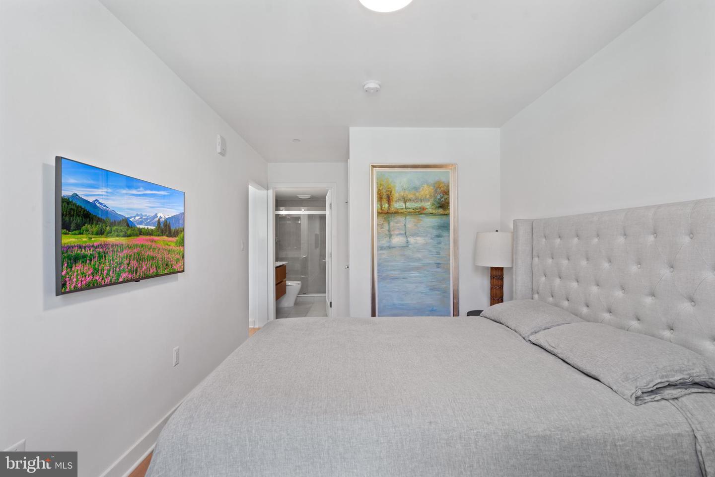 37 L ST SE #1001, WASHINGTON, District Of Columbia 20003, 2 Bedrooms Bedrooms, ,2 BathroomsBathrooms,Residential,For sale,37 L ST SE #1001,DCDC2185138 MLS # DCDC2185138
