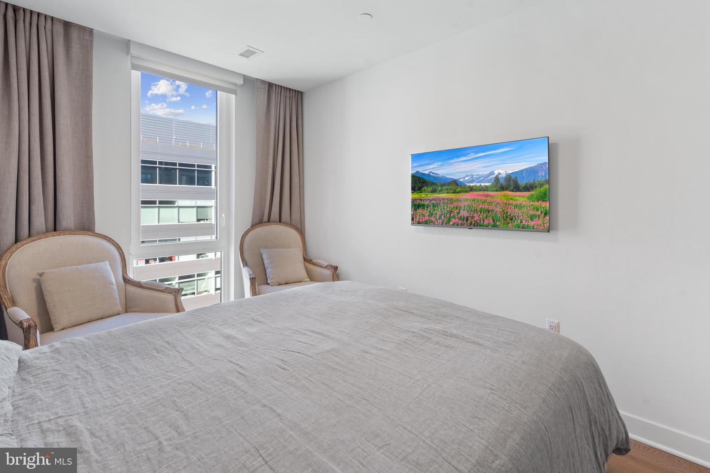 37 L ST SE #1001, WASHINGTON, District Of Columbia 20003, 2 Bedrooms Bedrooms, ,2 BathroomsBathrooms,Residential,For sale,37 L ST SE #1001,DCDC2185138 MLS # DCDC2185138