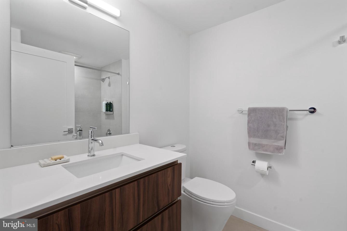 37 L ST SE #1001, WASHINGTON, District Of Columbia 20003, 2 Bedrooms Bedrooms, ,2 BathroomsBathrooms,Residential,For sale,37 L ST SE #1001,DCDC2185138 MLS # DCDC2185138