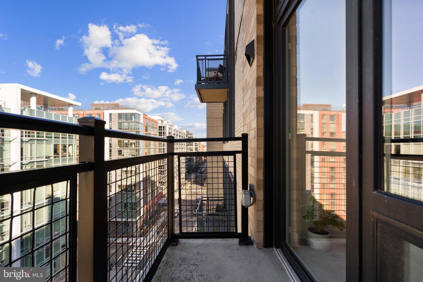 37 L ST SE #1001, WASHINGTON, District Of Columbia 20003, 2 Bedrooms Bedrooms, ,2 BathroomsBathrooms,Residential,For sale,37 L ST SE #1001,DCDC2185138 MLS # DCDC2185138