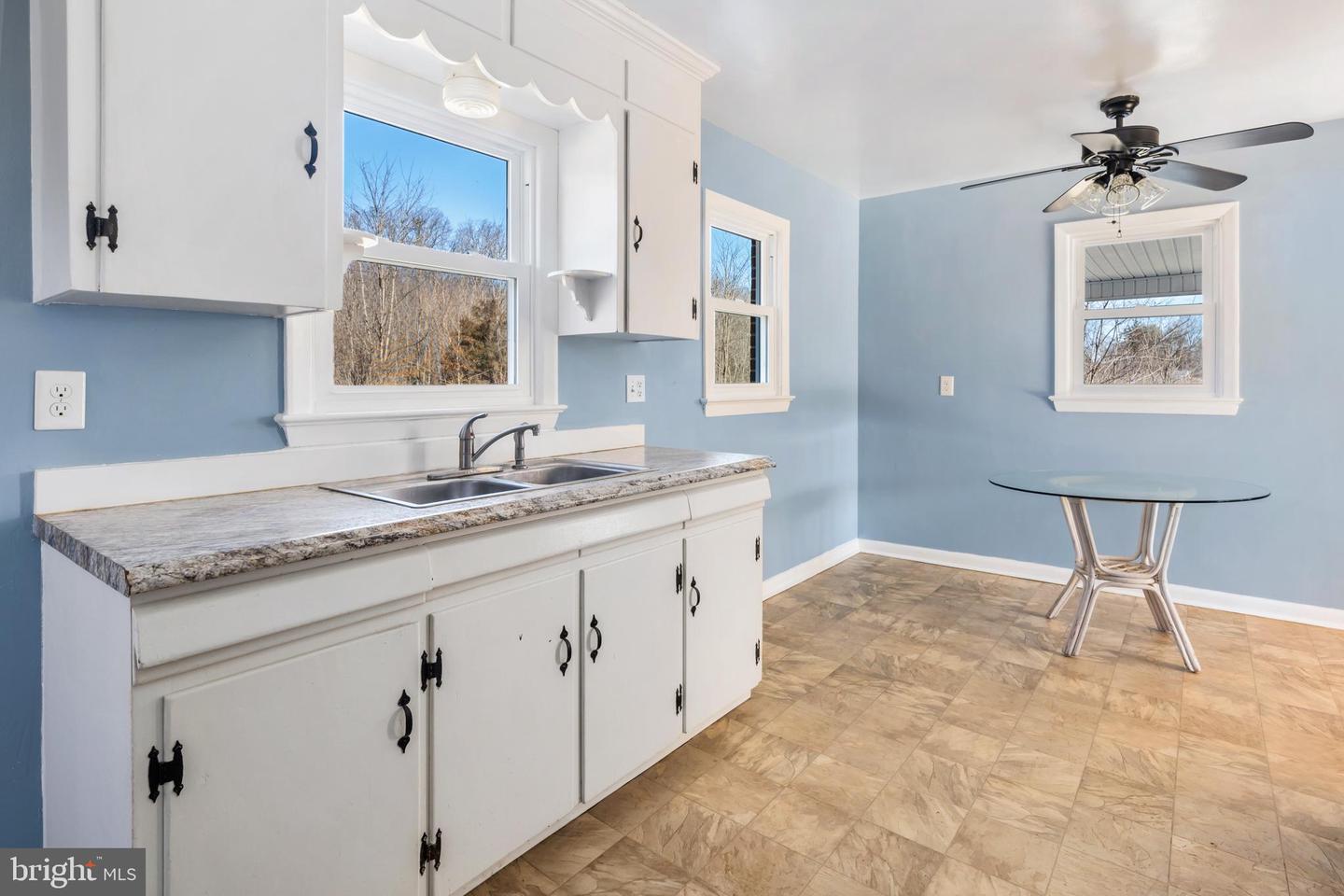 49 RITENOUR LN, MAURERTOWN, Virginia 22644, 3 Bedrooms Bedrooms, ,1 BathroomBathrooms,Residential,For sale,49 RITENOUR LN,VASH2010710 MLS # VASH2010710