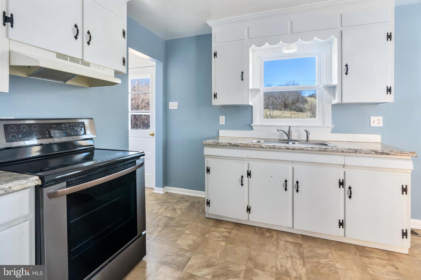 49 RITENOUR LN, MAURERTOWN, Virginia 22644, 3 Bedrooms Bedrooms, ,1 BathroomBathrooms,Residential,For sale,49 RITENOUR LN,VASH2010710 MLS # VASH2010710