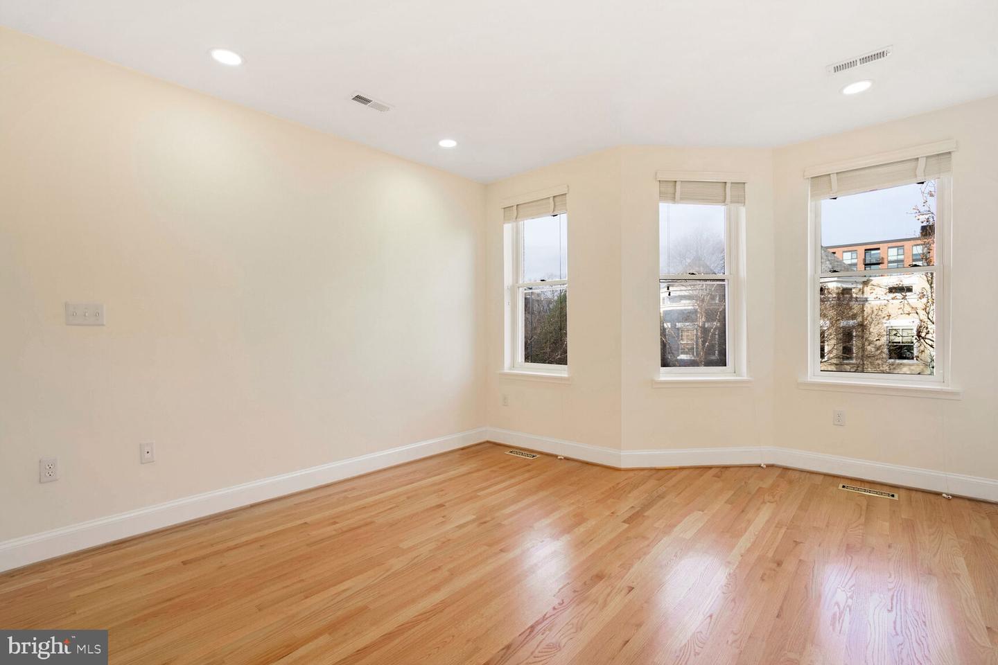 507 G ST NE, WASHINGTON, District Of Columbia 20002, 3 Bedrooms Bedrooms, 4 Rooms Rooms,3 BathroomsBathrooms,Residential,For sale,507 G ST NE,DCDC2185896 MLS # DCDC2185896