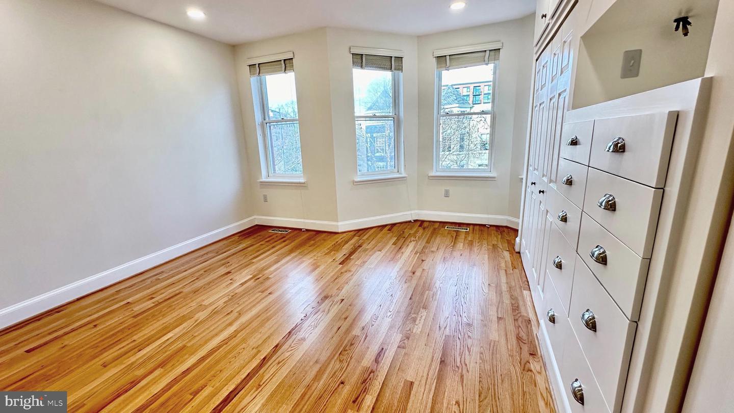 507 G ST NE, WASHINGTON, District Of Columbia 20002, 3 Bedrooms Bedrooms, 4 Rooms Rooms,3 BathroomsBathrooms,Residential,For sale,507 G ST NE,DCDC2185896 MLS # DCDC2185896