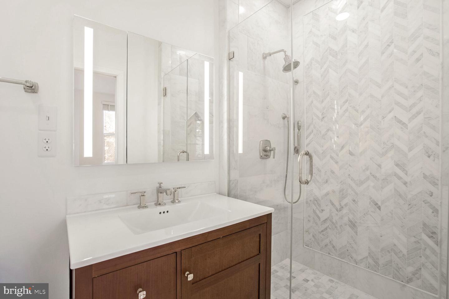 507 G ST NE, WASHINGTON, District Of Columbia 20002, 3 Bedrooms Bedrooms, 4 Rooms Rooms,3 BathroomsBathrooms,Residential,For sale,507 G ST NE,DCDC2185896 MLS # DCDC2185896