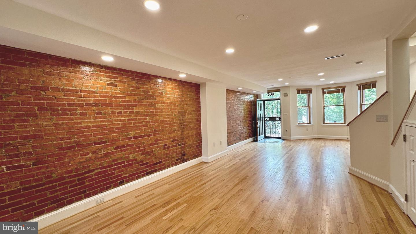 507 G ST NE, WASHINGTON, District Of Columbia 20002, 3 Bedrooms Bedrooms, 4 Rooms Rooms,3 BathroomsBathrooms,Residential,For sale,507 G ST NE,DCDC2185896 MLS # DCDC2185896