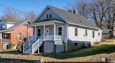 19 AUSTIN AVE, STAUNTON, Virginia 24401, 2 Bedrooms Bedrooms, ,1 BathroomBathrooms,Residential,19 AUSTIN AVE,661047 MLS # 661047