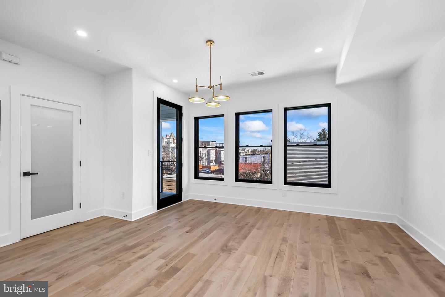 3009 13TH NW #2, WASHINGTON, District Of Columbia 20009, 3 Bedrooms Bedrooms, ,2 BathroomsBathrooms,Residential,For sale,3009 13TH NW #2,DCDC2185408 MLS # DCDC2185408