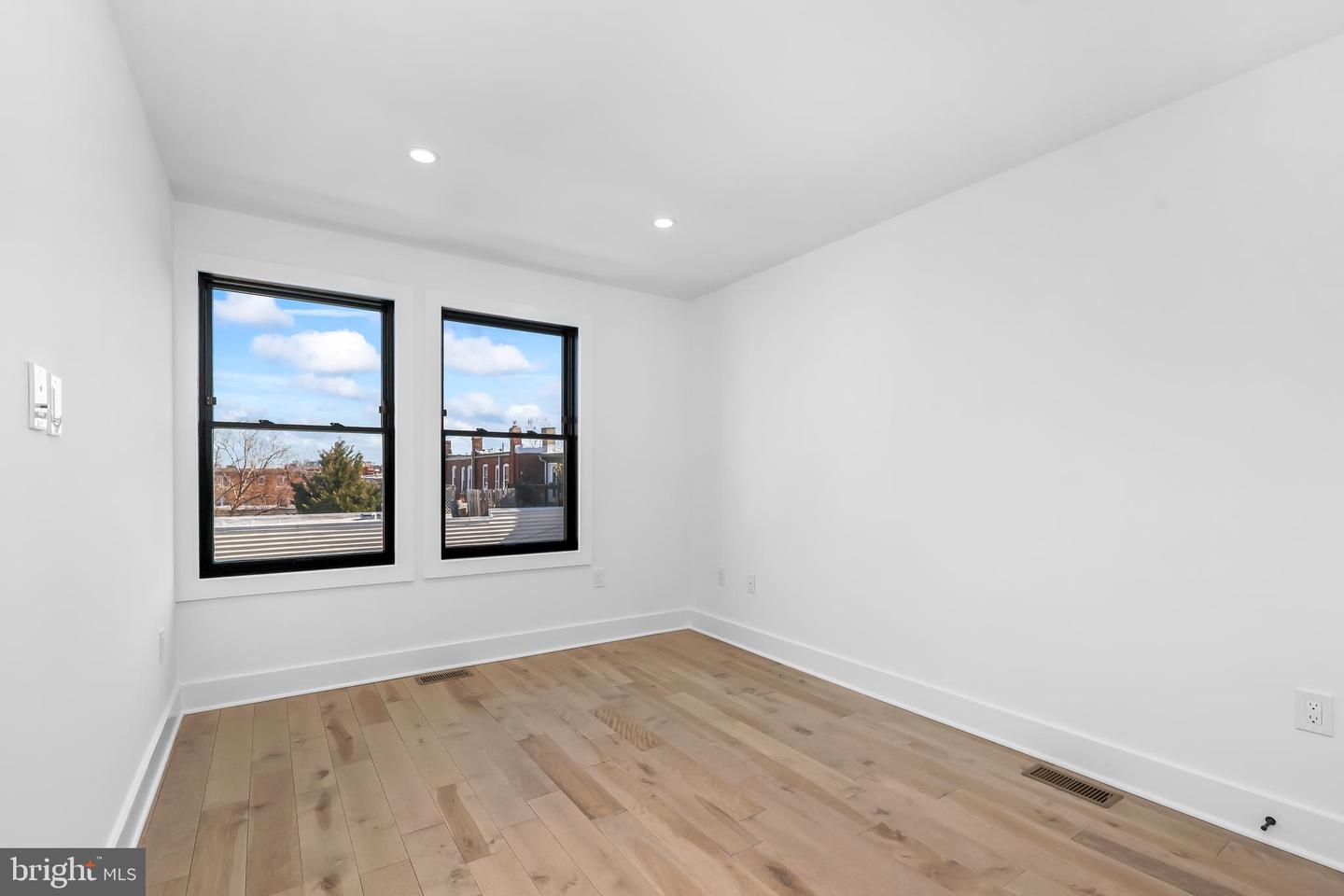3009 13TH NW #2, WASHINGTON, District Of Columbia 20009, 3 Bedrooms Bedrooms, ,2 BathroomsBathrooms,Residential,For sale,3009 13TH NW #2,DCDC2185408 MLS # DCDC2185408