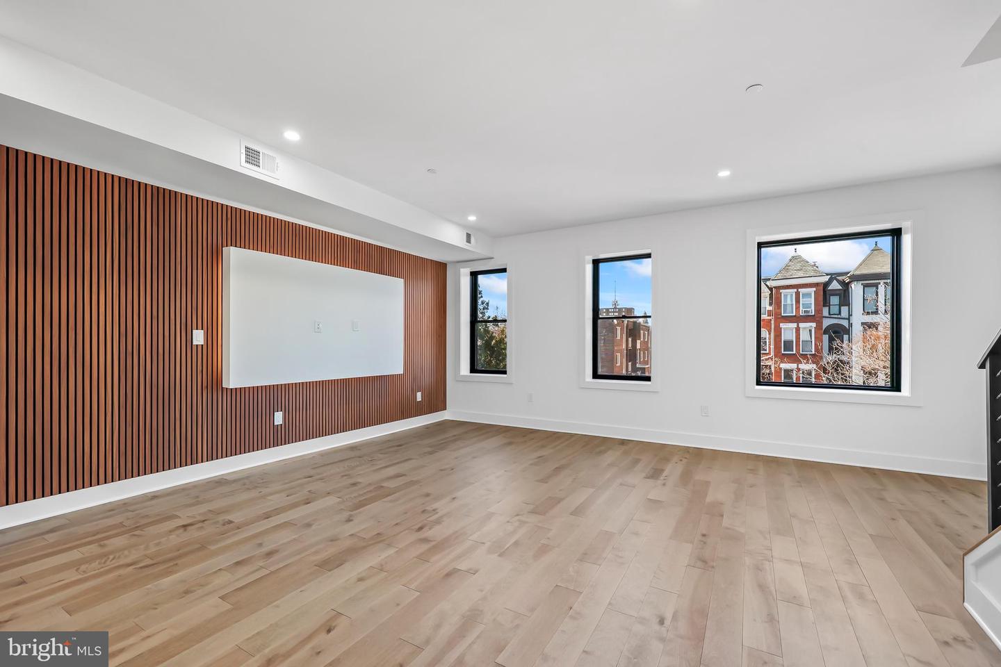 3009 13TH NW #2, WASHINGTON, District Of Columbia 20009, 3 Bedrooms Bedrooms, ,2 BathroomsBathrooms,Residential,For sale,3009 13TH NW #2,DCDC2185408 MLS # DCDC2185408