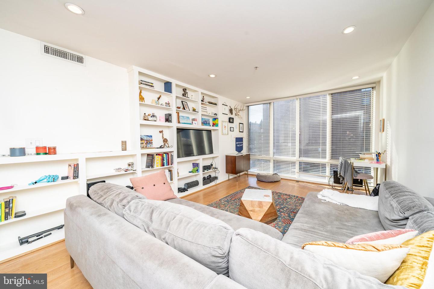 1423 NEWTON ST NW #202, WASHINGTON, District Of Columbia 20010, 1 Bedroom Bedrooms, ,1 BathroomBathrooms,Residential,For sale,1423 NEWTON ST NW #202,DCDC2185794 MLS # DCDC2185794
