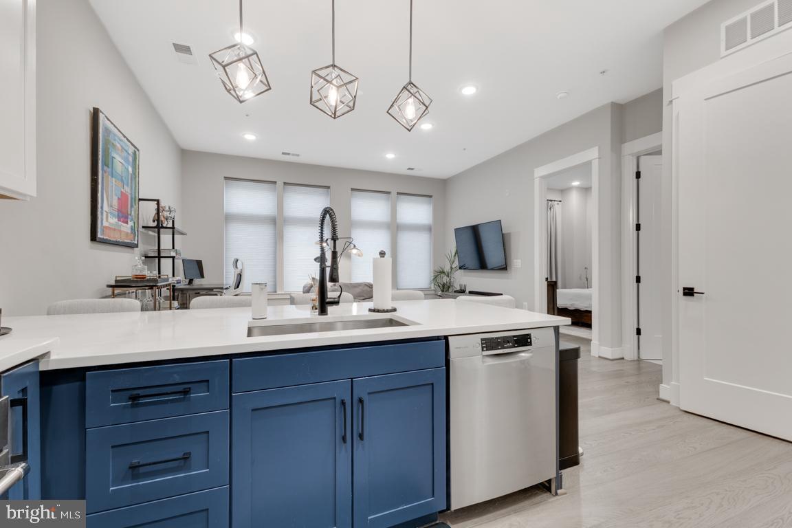 5 STATIONMASTER ST SE #102, LEESBURG, Virginia 20175, 1 Bedroom Bedrooms, ,1 BathroomBathrooms,Residential,For sale,5 STATIONMASTER ST SE #102,VALO2089110 MLS # VALO2089110