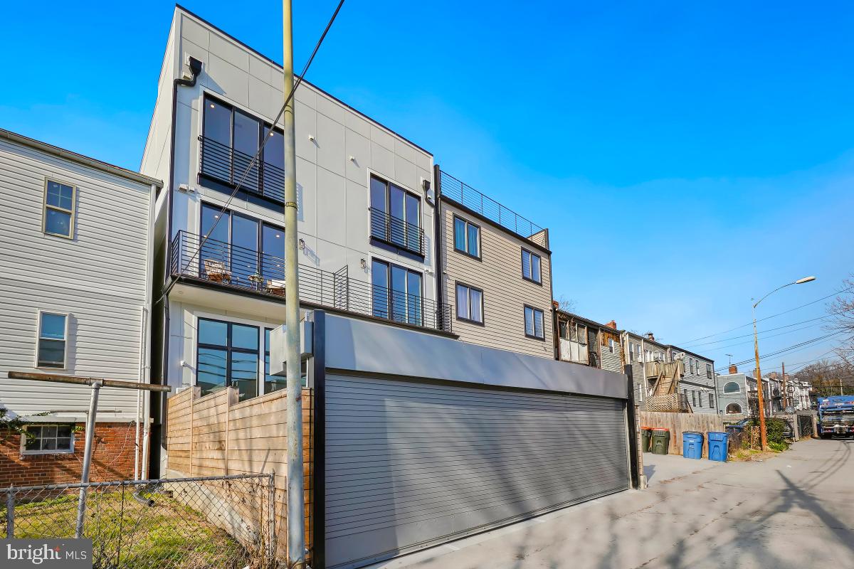 1605 HOLBROOK NE #1, WASHINGTON, District Of Columbia 20002, 2 Bedrooms Bedrooms, ,2 BathroomsBathrooms,Residential,For sale,1605 HOLBROOK NE #1,DCDC2186082 MLS # DCDC2186082