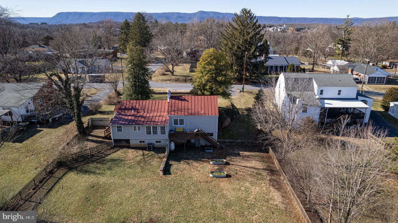 209 HAWKSBILL HEIGHTS DR, LURAY, Virginia 22835, 3 Bedrooms Bedrooms, 5 Rooms Rooms,2 BathroomsBathrooms,Residential,For sale,209 HAWKSBILL HEIGHTS DR,VAPA2004492 MLS # VAPA2004492