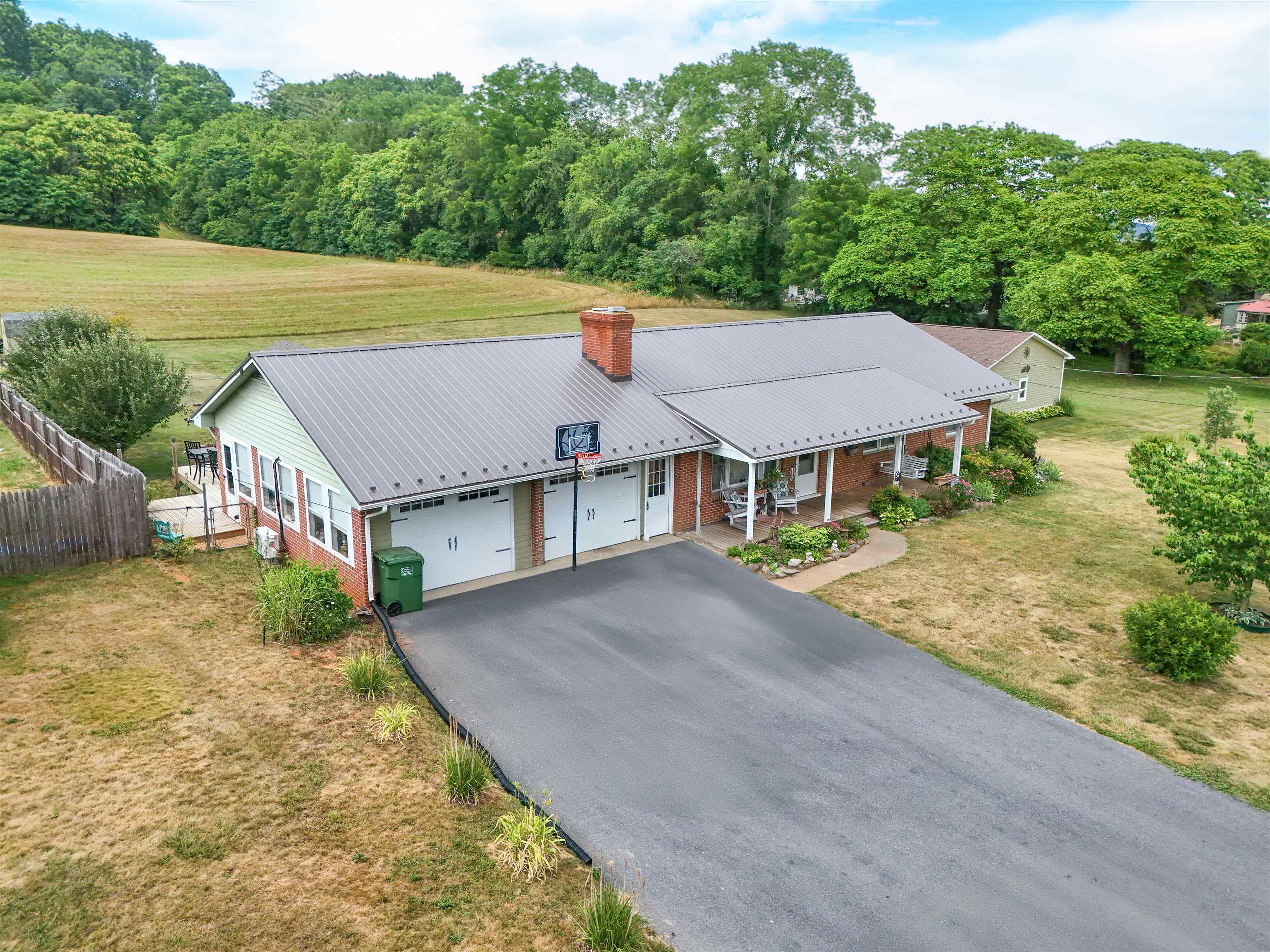 699 OLD WHITE HILL RD, STUARTS DRAFT, Virginia 24477, 4 Bedrooms Bedrooms, ,2 BathroomsBathrooms,Residential,699 OLD WHITE HILL RD,657957 MLS # 657957