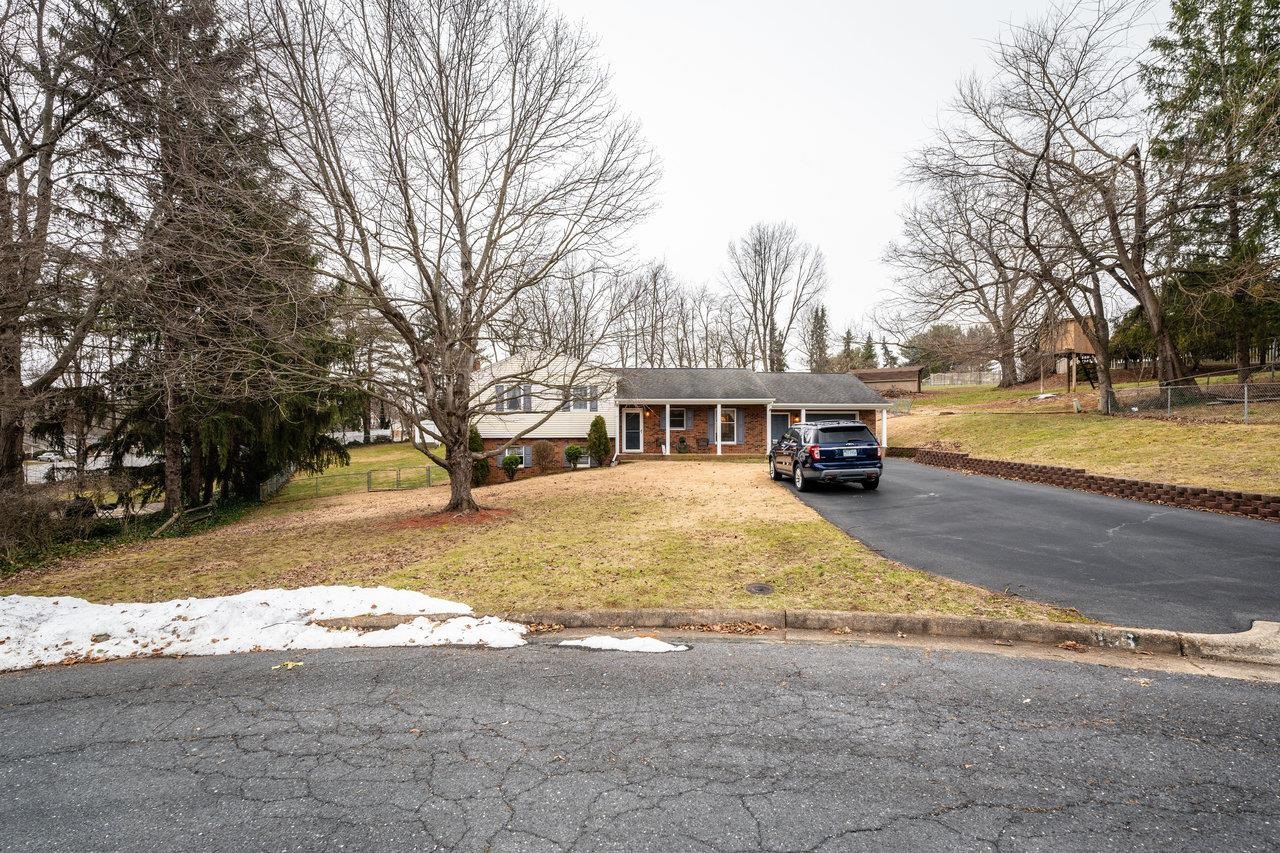 156 ABBOTT CIR, ROCKINGHAM, Virginia 22801, 3 Bedrooms Bedrooms, ,2 BathroomsBathrooms,Residential,156 ABBOTT CIR,660644 MLS # 660644