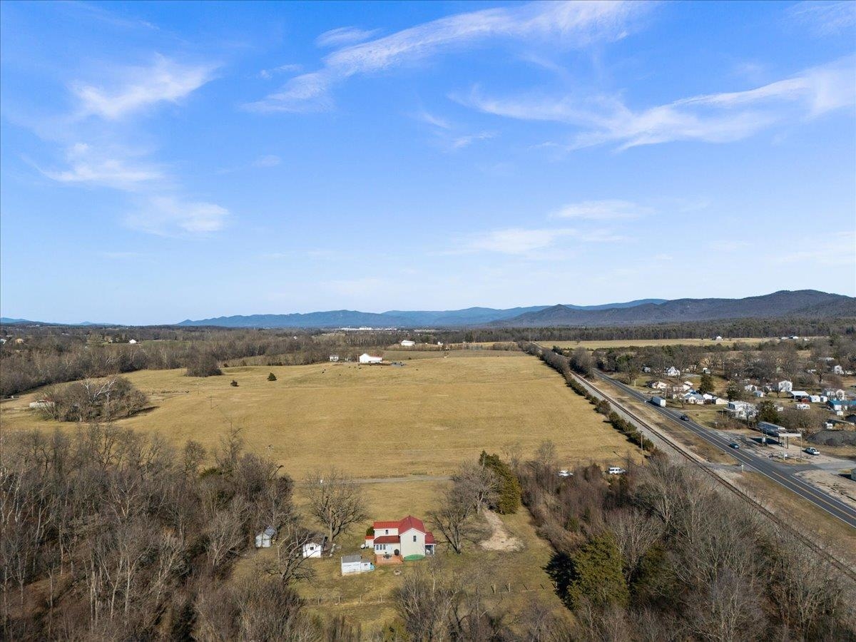 6772 SOUTH EAST SIDE HWY, ELKTON, Virginia 22827, 3 Bedrooms Bedrooms, ,2 BathroomsBathrooms,Residential,6772 SOUTH EAST SIDE HWY,661080 MLS # 661080