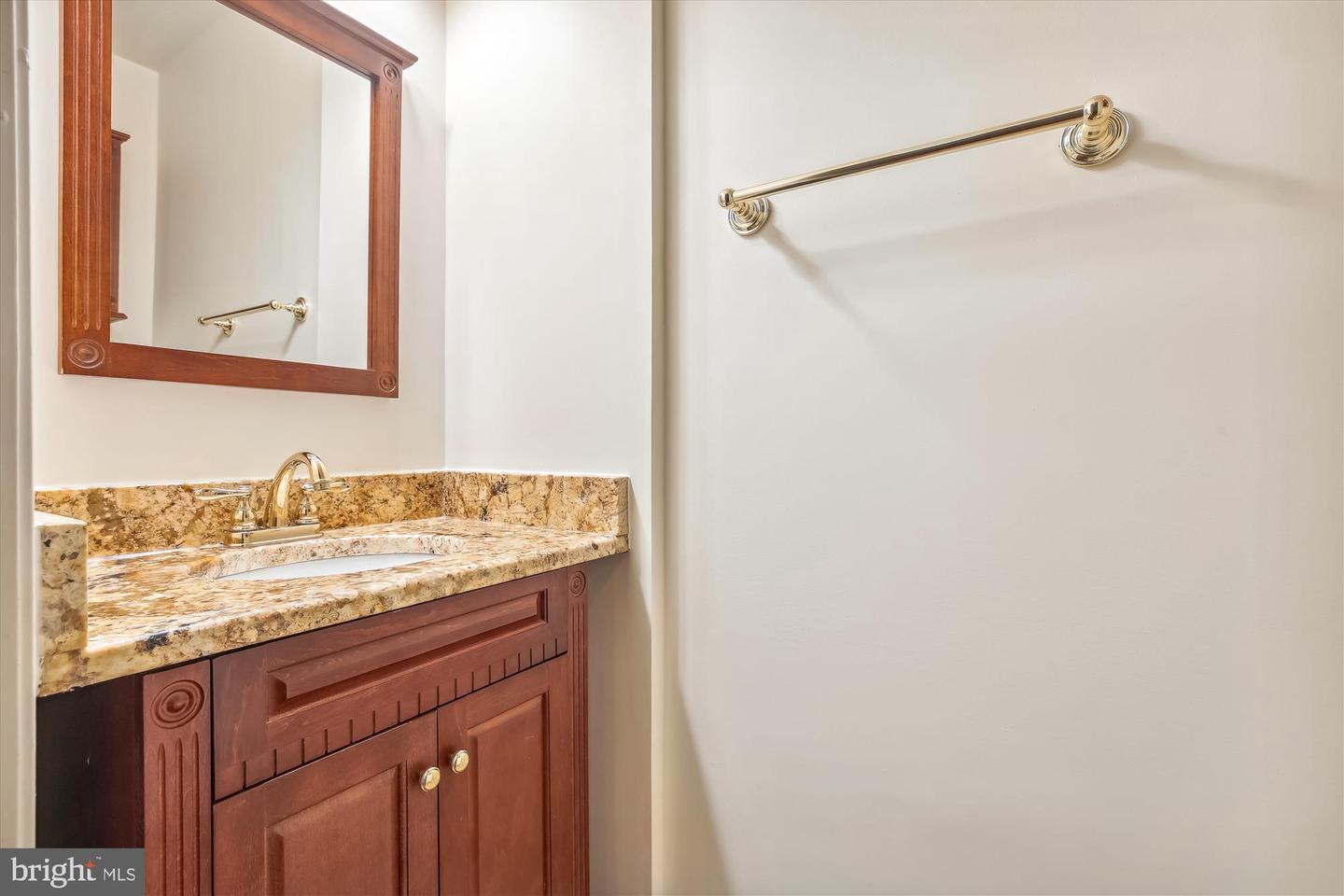 6119 MADISON CREST CT, FALLS CHURCH, Virginia 22041, 3 Bedrooms Bedrooms, ,2 BathroomsBathrooms,Residential,For sale,6119 MADISON CREST CT,VAFX2219682 MLS # VAFX2219682