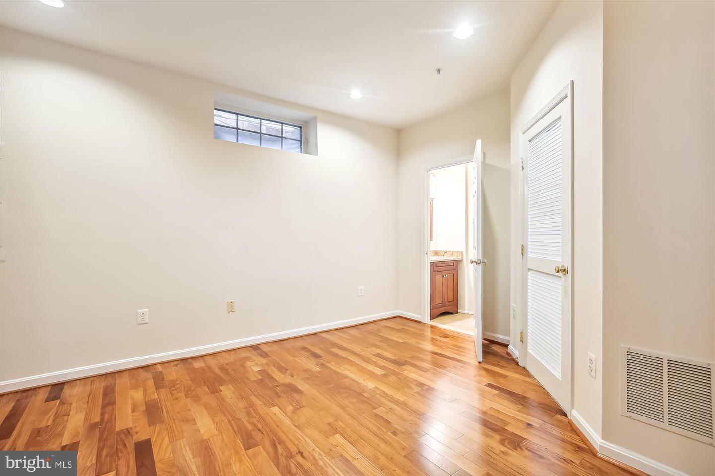 6119 MADISON CREST CT, FALLS CHURCH, Virginia 22041, 3 Bedrooms Bedrooms, ,2 BathroomsBathrooms,Residential,For sale,6119 MADISON CREST CT,VAFX2219682 MLS # VAFX2219682
