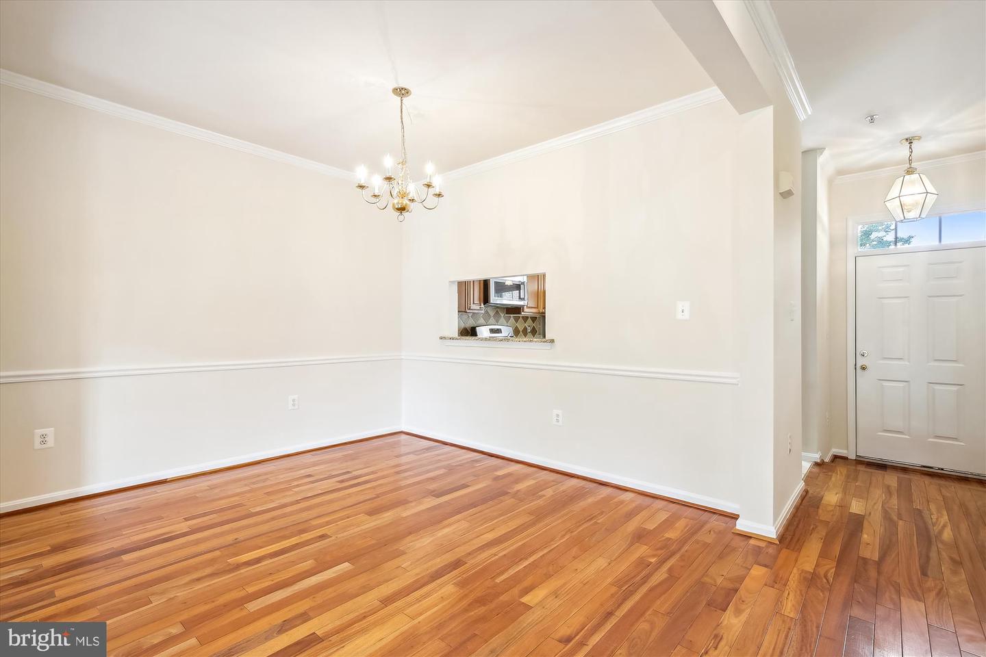 6119 MADISON CREST CT, FALLS CHURCH, Virginia 22041, 3 Bedrooms Bedrooms, ,2 BathroomsBathrooms,Residential,For sale,6119 MADISON CREST CT,VAFX2219682 MLS # VAFX2219682