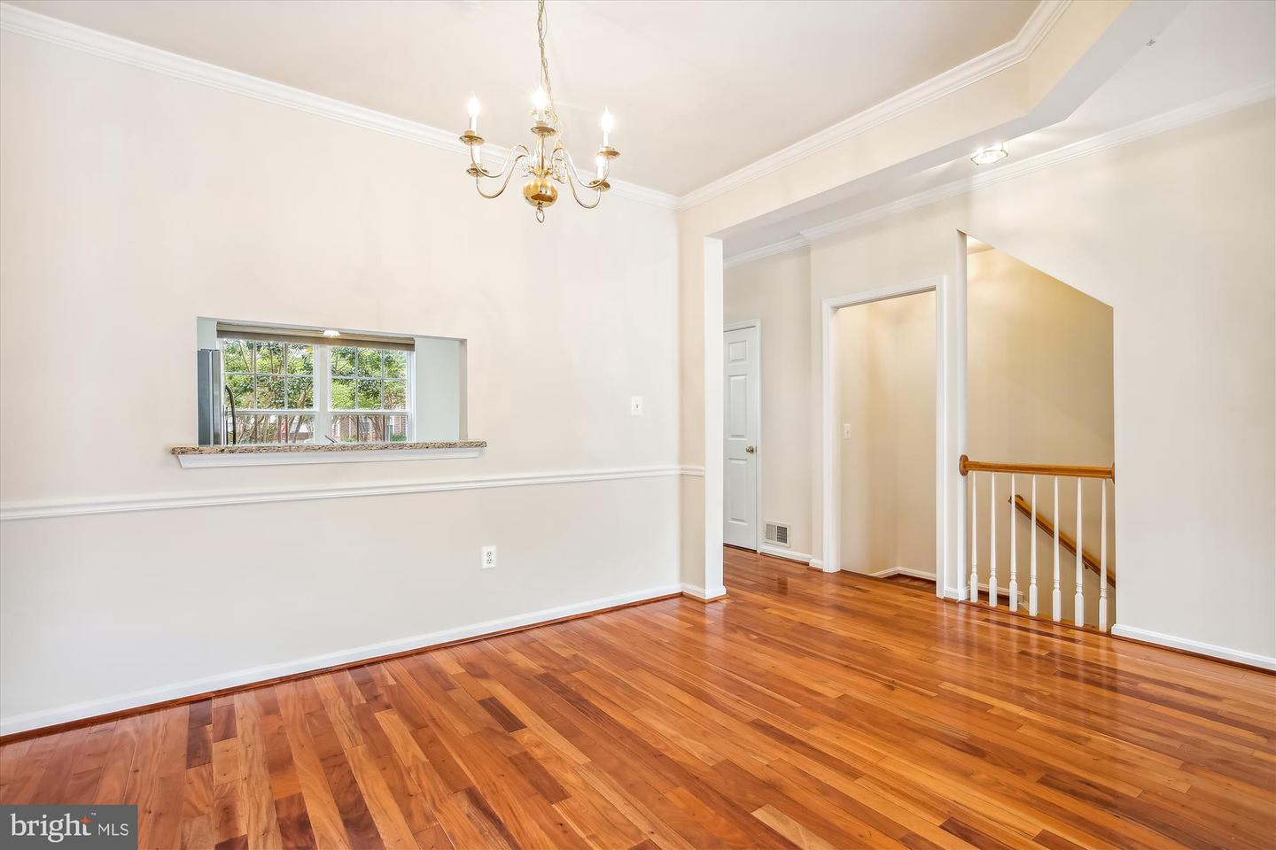 6119 MADISON CREST CT, FALLS CHURCH, Virginia 22041, 3 Bedrooms Bedrooms, ,2 BathroomsBathrooms,Residential,For sale,6119 MADISON CREST CT,VAFX2219682 MLS # VAFX2219682