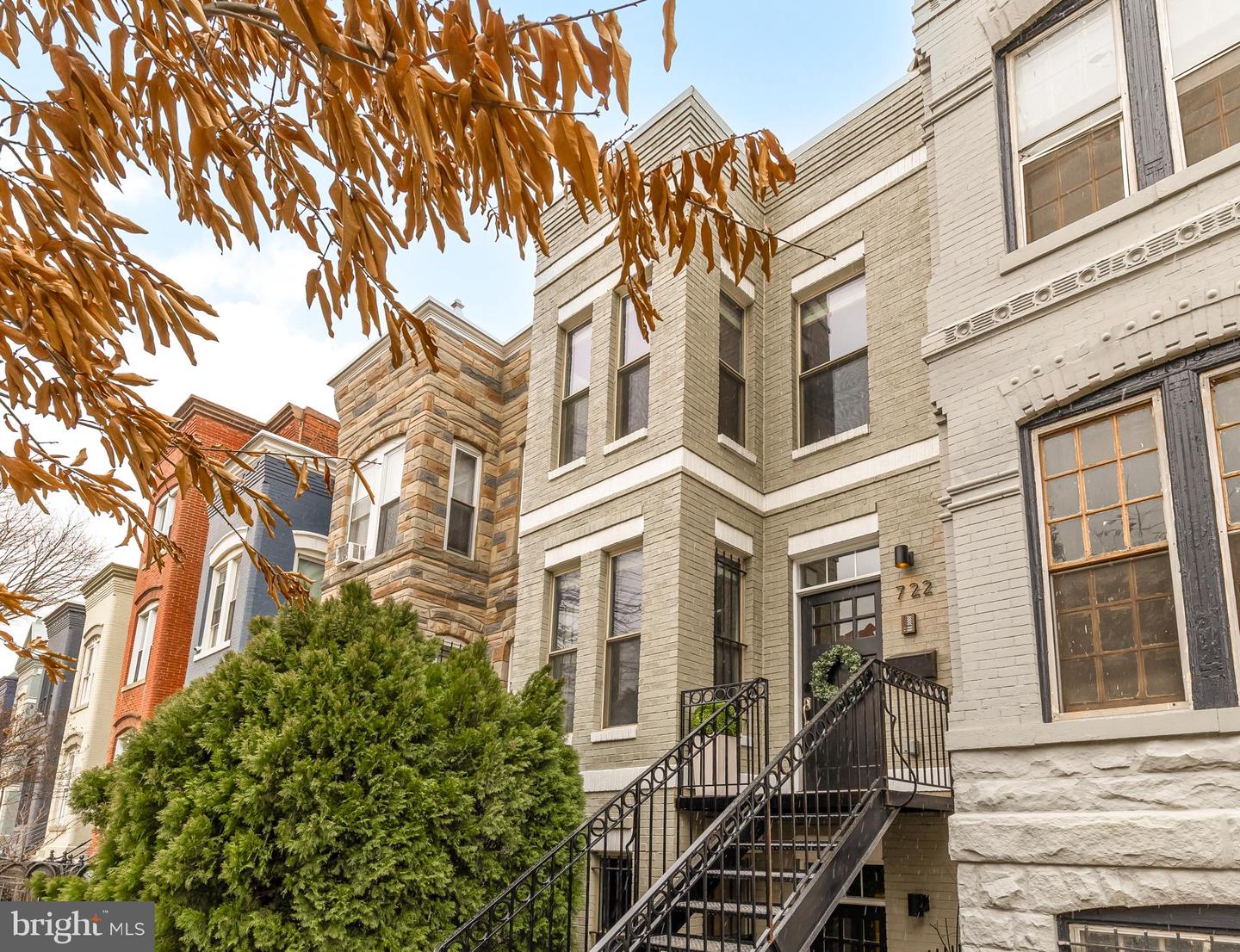 722 8TH ST NE, WASHINGTON, District Of Columbia 20002, 6 Bedrooms Bedrooms, ,4 BathroomsBathrooms,Residential,For sale,722 8TH ST NE,DCDC2185810 MLS # DCDC2185810