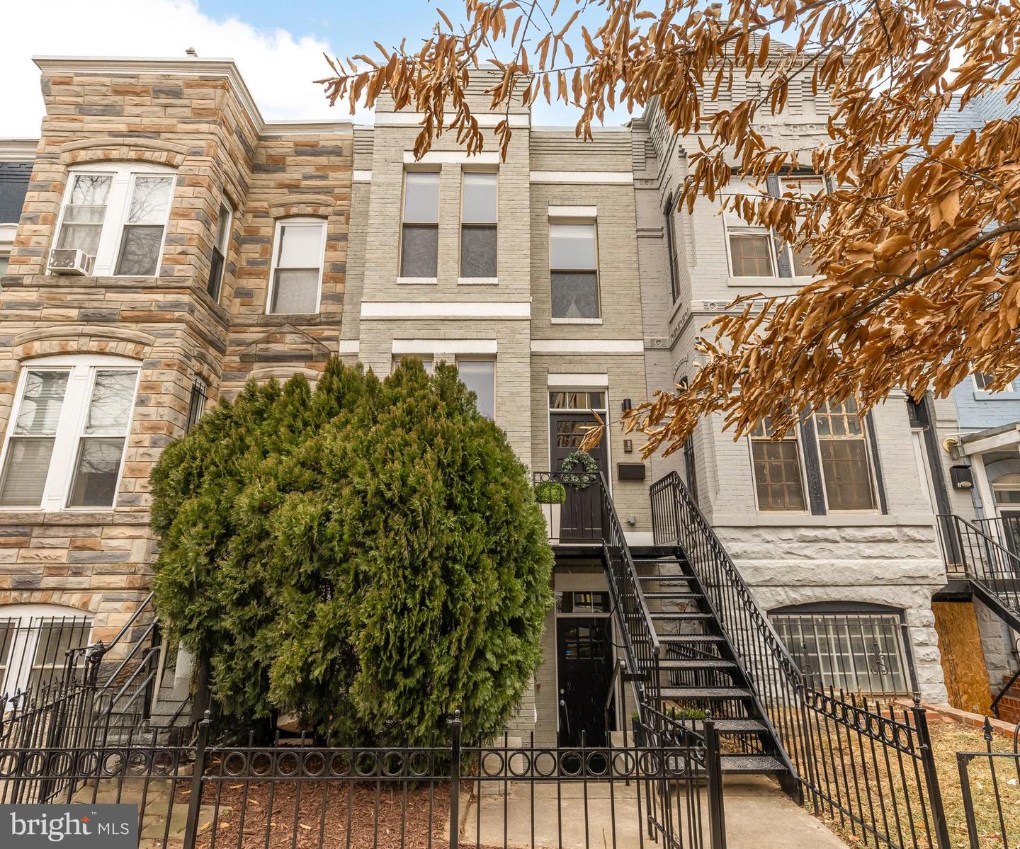 722 8TH ST NE, WASHINGTON, District Of Columbia 20002, 6 Bedrooms Bedrooms, ,4 BathroomsBathrooms,Residential,For sale,722 8TH ST NE,DCDC2185810 MLS # DCDC2185810