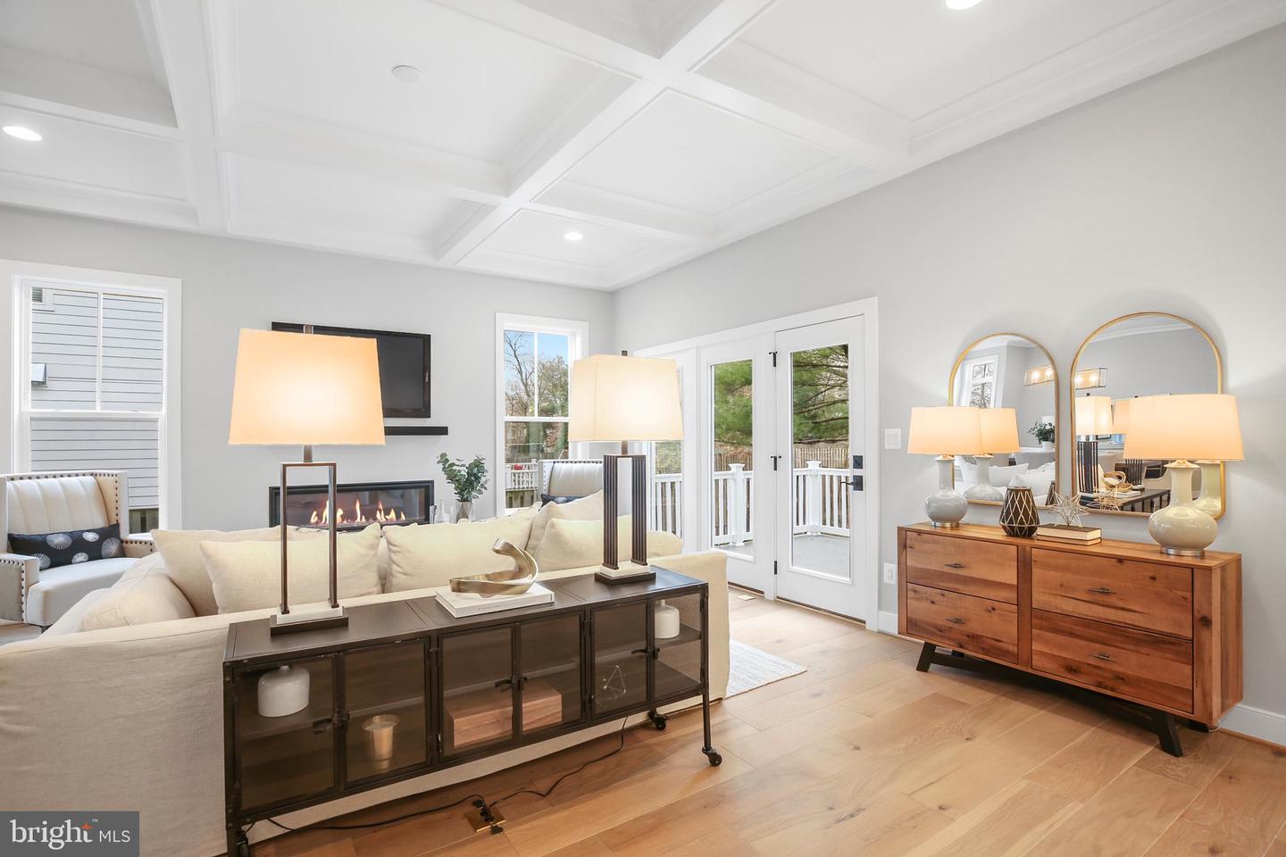 613 UPHAM PL NW, VIENNA, Virginia 22180, 4 Bedrooms Bedrooms, ,3 BathroomsBathrooms,Residential,For sale,613 UPHAM PL NW,VAFX2222636 MLS # VAFX2222636