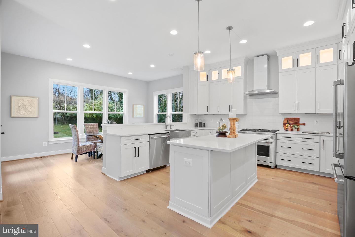613 UPHAM PL NW, VIENNA, Virginia 22180, 4 Bedrooms Bedrooms, ,3 BathroomsBathrooms,Residential,For sale,613 UPHAM PL NW,VAFX2222636 MLS # VAFX2222636