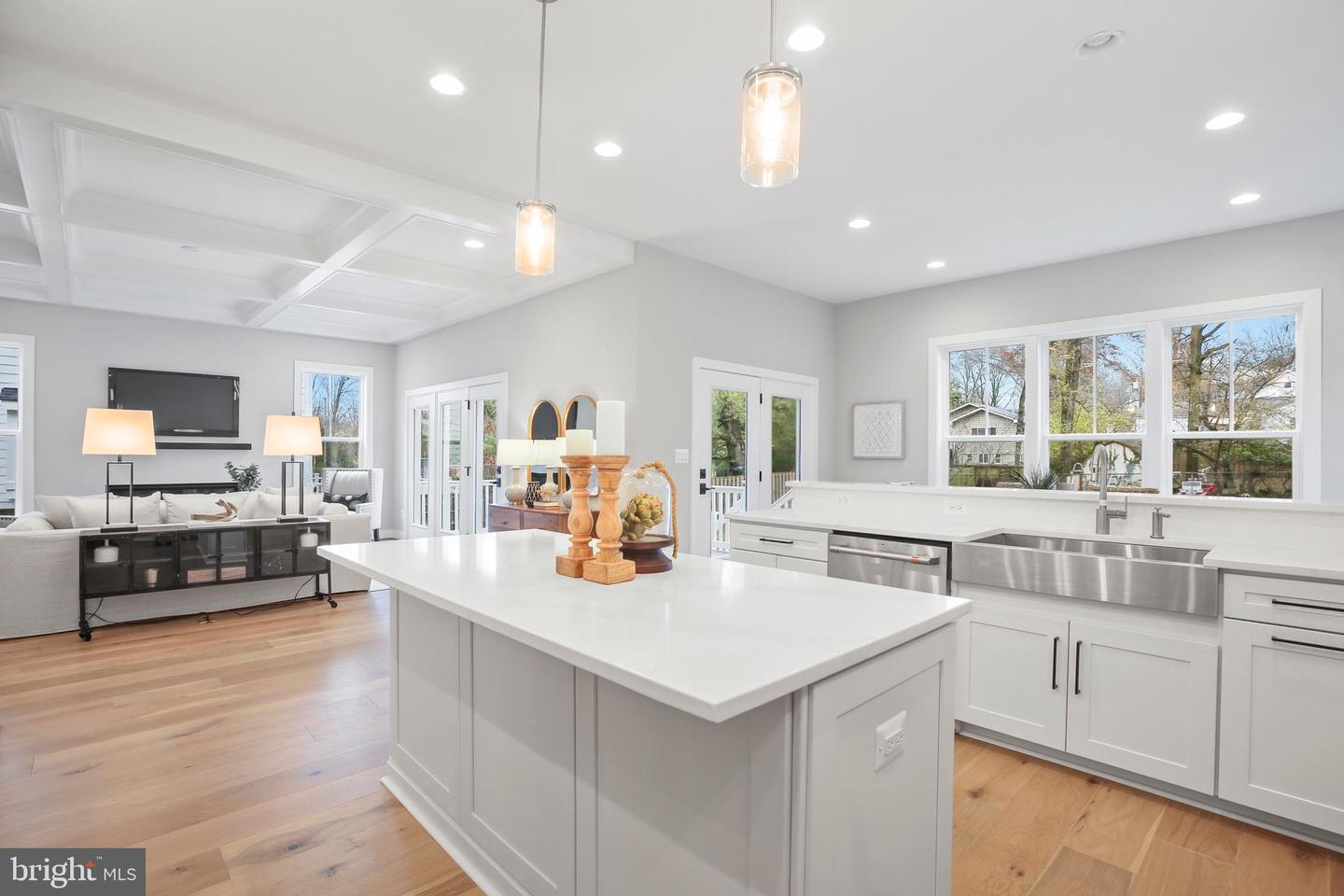 613 UPHAM PL NW, VIENNA, Virginia 22180, 4 Bedrooms Bedrooms, ,3 BathroomsBathrooms,Residential,For sale,613 UPHAM PL NW,VAFX2222636 MLS # VAFX2222636