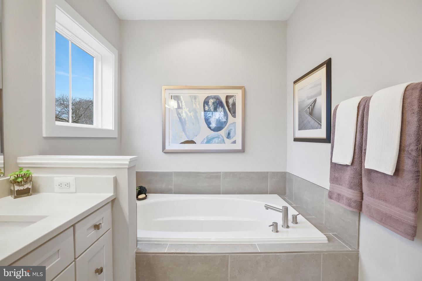 613 UPHAM PL NW, VIENNA, Virginia 22180, 4 Bedrooms Bedrooms, ,3 BathroomsBathrooms,Residential,For sale,613 UPHAM PL NW,VAFX2222636 MLS # VAFX2222636