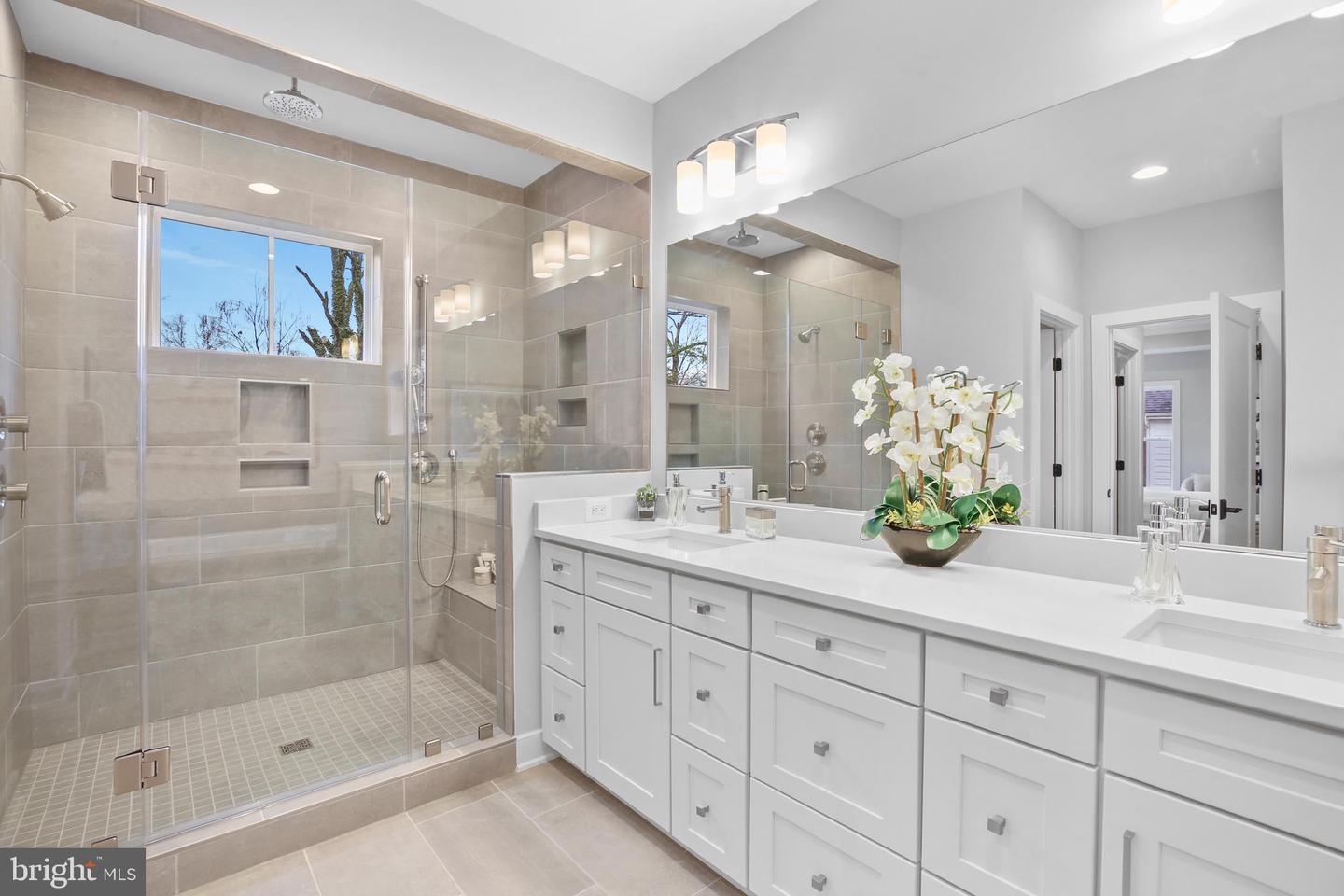 613 UPHAM PL NW, VIENNA, Virginia 22180, 4 Bedrooms Bedrooms, ,3 BathroomsBathrooms,Residential,For sale,613 UPHAM PL NW,VAFX2222636 MLS # VAFX2222636