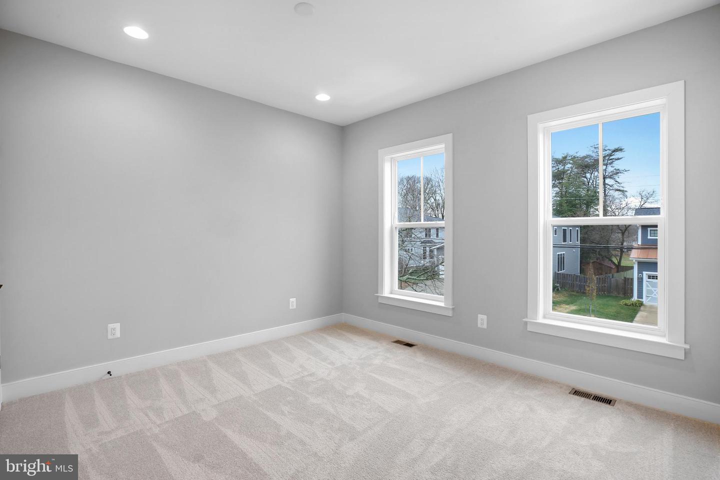 613 UPHAM PL NW, VIENNA, Virginia 22180, 4 Bedrooms Bedrooms, ,3 BathroomsBathrooms,Residential,For sale,613 UPHAM PL NW,VAFX2222636 MLS # VAFX2222636