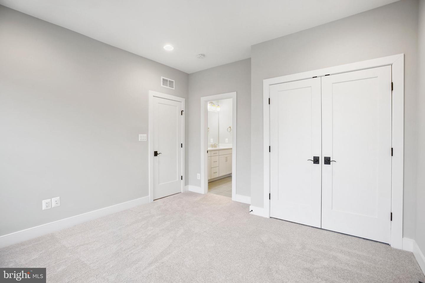 613 UPHAM PL NW, VIENNA, Virginia 22180, 4 Bedrooms Bedrooms, ,3 BathroomsBathrooms,Residential,For sale,613 UPHAM PL NW,VAFX2222636 MLS # VAFX2222636