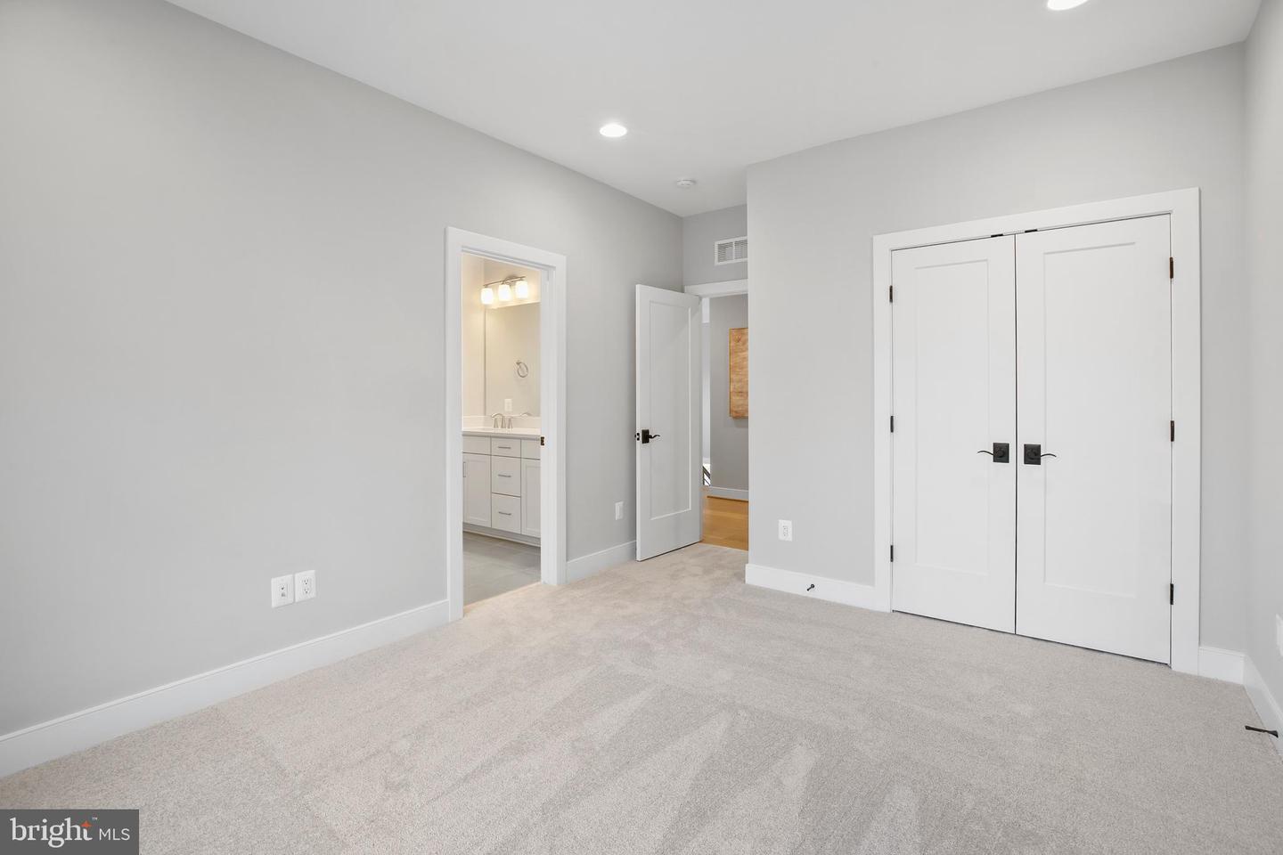 613 UPHAM PL NW, VIENNA, Virginia 22180, 4 Bedrooms Bedrooms, ,3 BathroomsBathrooms,Residential,For sale,613 UPHAM PL NW,VAFX2222636 MLS # VAFX2222636