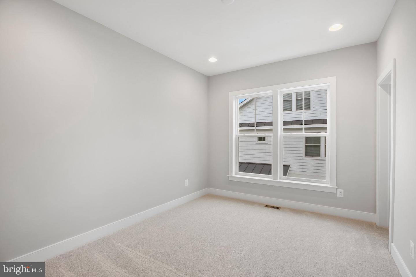 613 UPHAM PL NW, VIENNA, Virginia 22180, 4 Bedrooms Bedrooms, ,3 BathroomsBathrooms,Residential,For sale,613 UPHAM PL NW,VAFX2222636 MLS # VAFX2222636