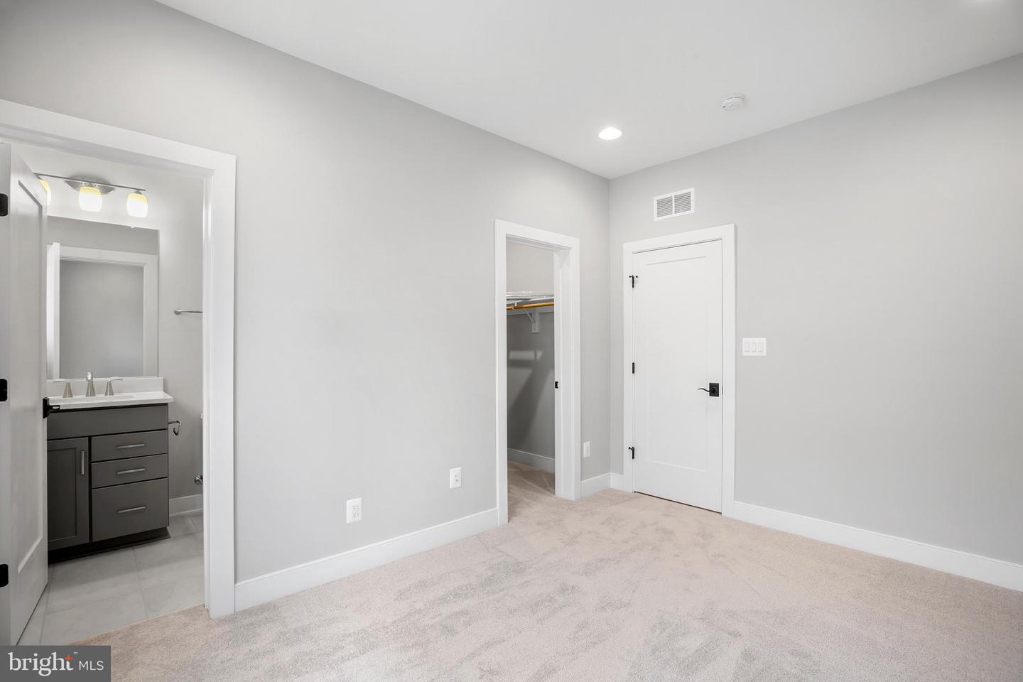 613 UPHAM PL NW, VIENNA, Virginia 22180, 4 Bedrooms Bedrooms, ,3 BathroomsBathrooms,Residential,For sale,613 UPHAM PL NW,VAFX2222636 MLS # VAFX2222636