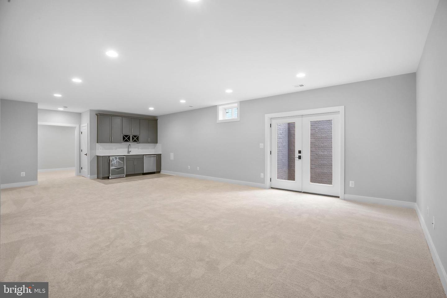 613 UPHAM PL NW, VIENNA, Virginia 22180, 4 Bedrooms Bedrooms, ,3 BathroomsBathrooms,Residential,For sale,613 UPHAM PL NW,VAFX2222636 MLS # VAFX2222636