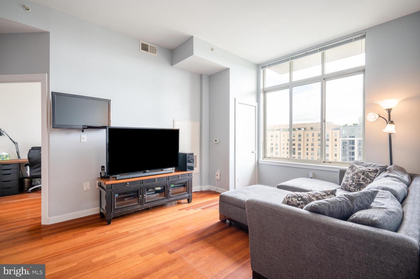 1000 NEW JERSEY AVE SE #PH15, WASHINGTON, District Of Columbia 20003, 2 Bedrooms Bedrooms, ,2 BathroomsBathrooms,Residential,For sale,1000 NEW JERSEY AVE SE #PH15,DCDC2186124 MLS # DCDC2186124