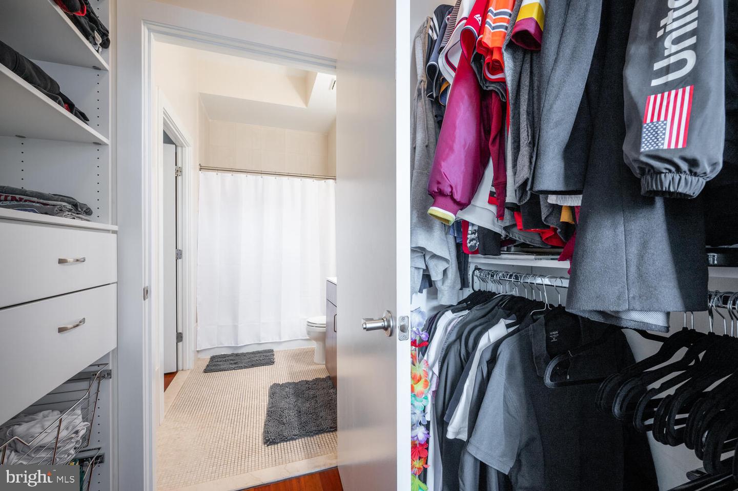 1000 NEW JERSEY AVE SE #PH15, WASHINGTON, District Of Columbia 20003, 2 Bedrooms Bedrooms, ,2 BathroomsBathrooms,Residential,For sale,1000 NEW JERSEY AVE SE #PH15,DCDC2186124 MLS # DCDC2186124